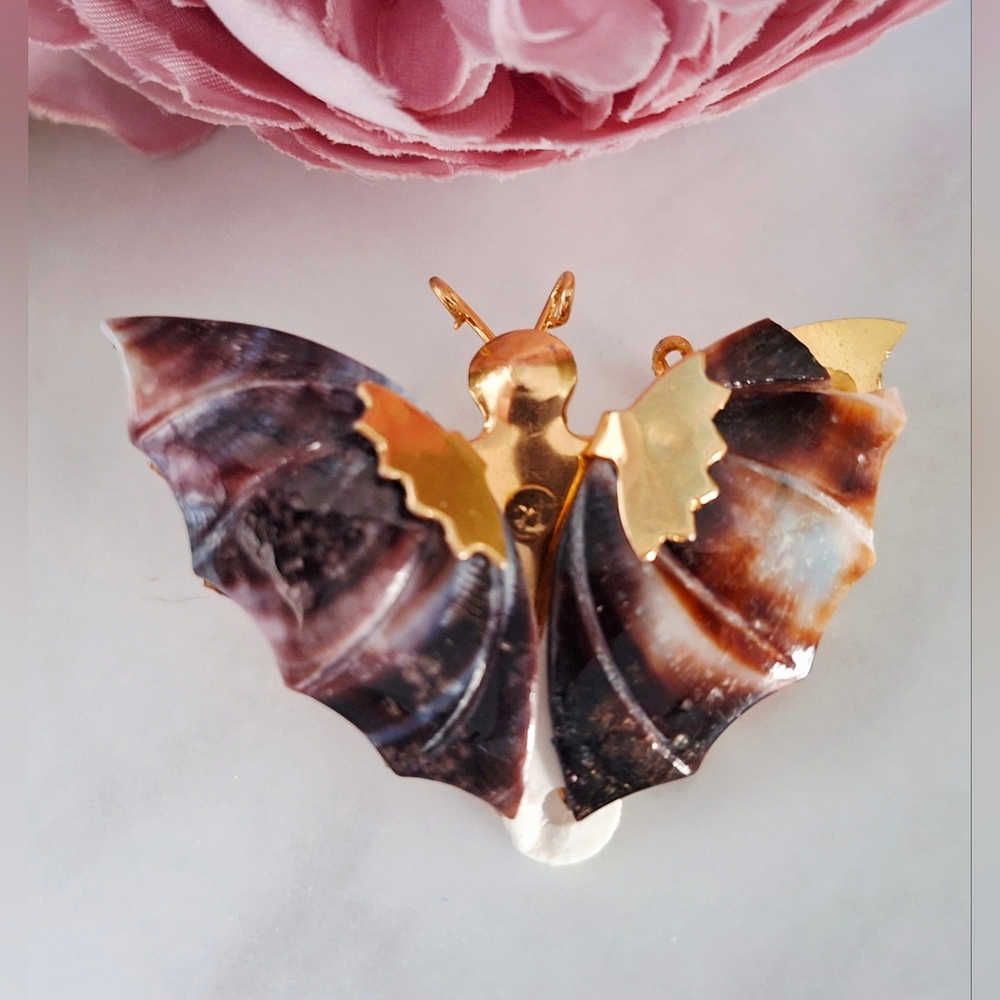 Vintage 80s 🦋🌼Marbled Moth Pin/Brooch